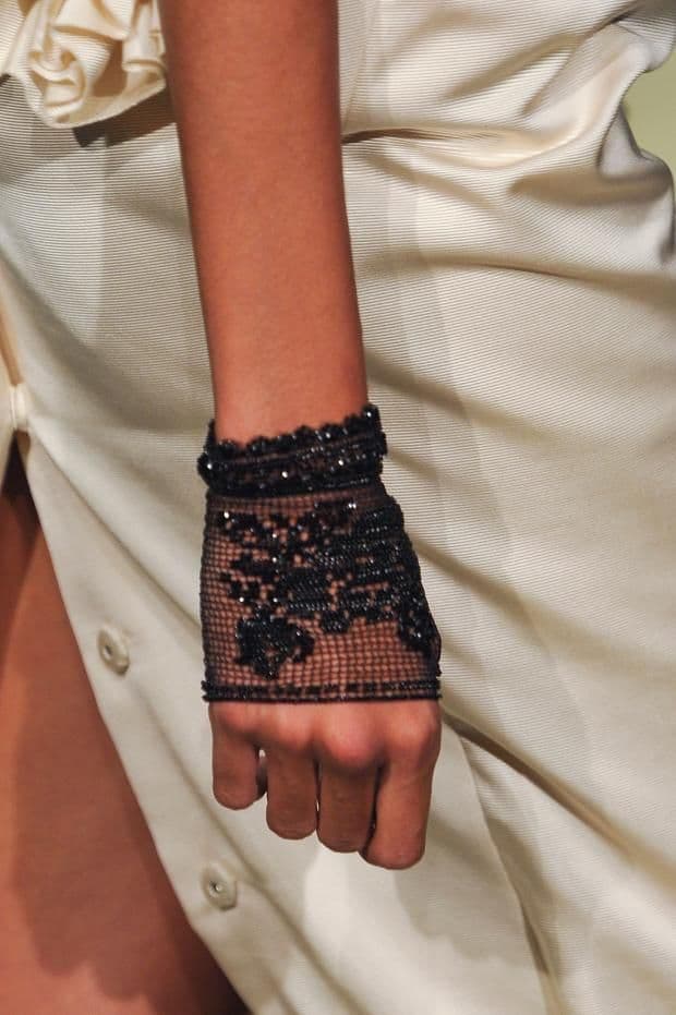 Кружевная перчатка